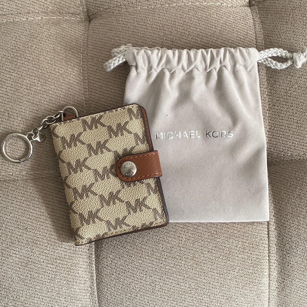 BRAND NEW⚡️ Micheal Kors Jet Set Travel ID Card Keychain